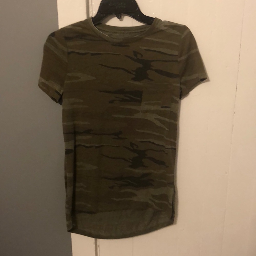 Cameo t shirt with pocket